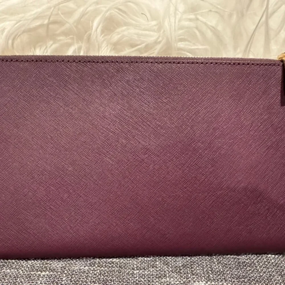 Michael Kors Saffiano Leather Wristlet Clutch Burgundy Gold Zip Wallet Like New